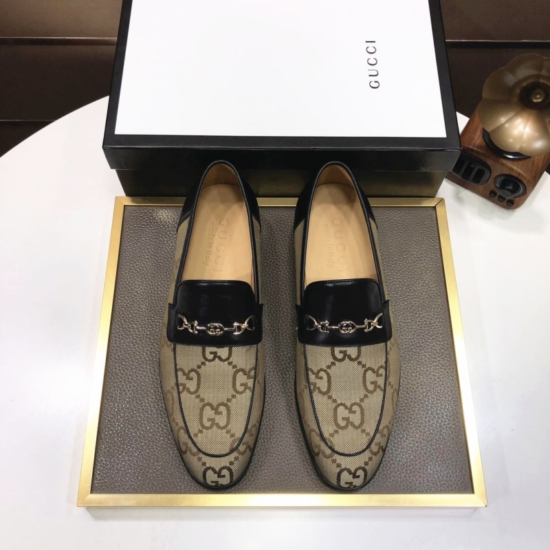 G*u*i leather shoes